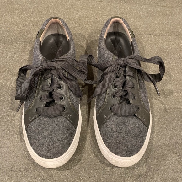 Tory Burch Marion Quilted Sneaker - Picture 4 of 4